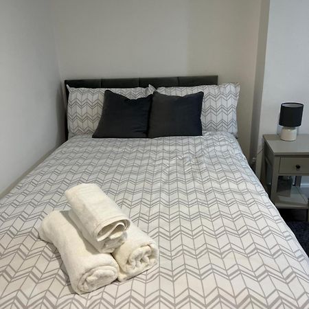 Stylish And Spacious Wi-Fi Smart Tv Tea And Coffee Kettering Esterno foto